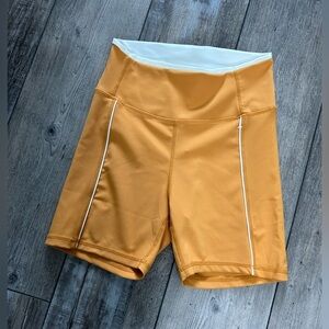 NWT WILO THE LABEL Swift Bike Shorts (Marigold) Size Medium